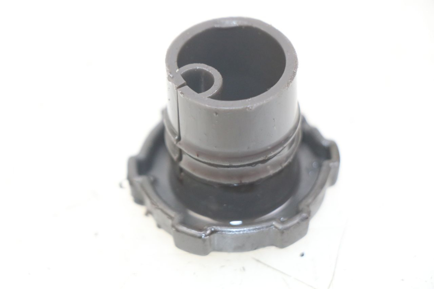 photo de BOUCHON RESERVOIR HUILE PIAGGIO VESPA PRIMAVERA 2T 50 (2013 - 2018)