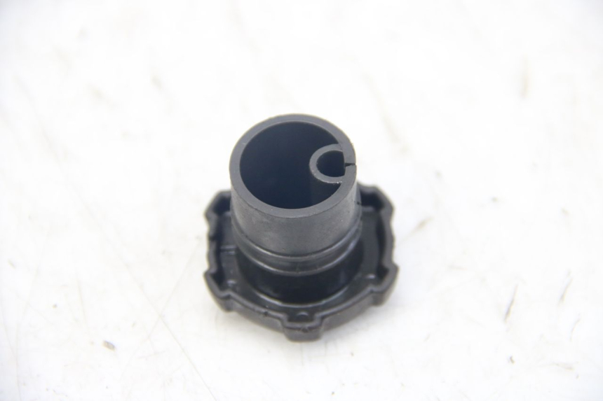 photo de BOUCHON RESERVOIR HUILE PIAGGIO VESPA S 2T 50 (2007 - 2014)