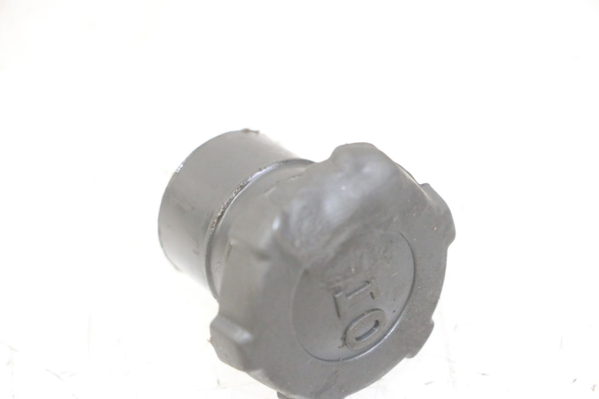 photo de BOUCHON RESERVOIR HUILE GILERA RUNNER SL 50 (2006 - 2009)