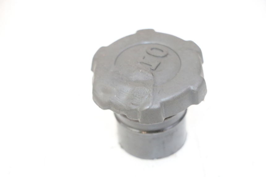 photo de BOUCHON RESERVOIR HUILE GILERA RUNNER SL 50 (2006 - 2009)