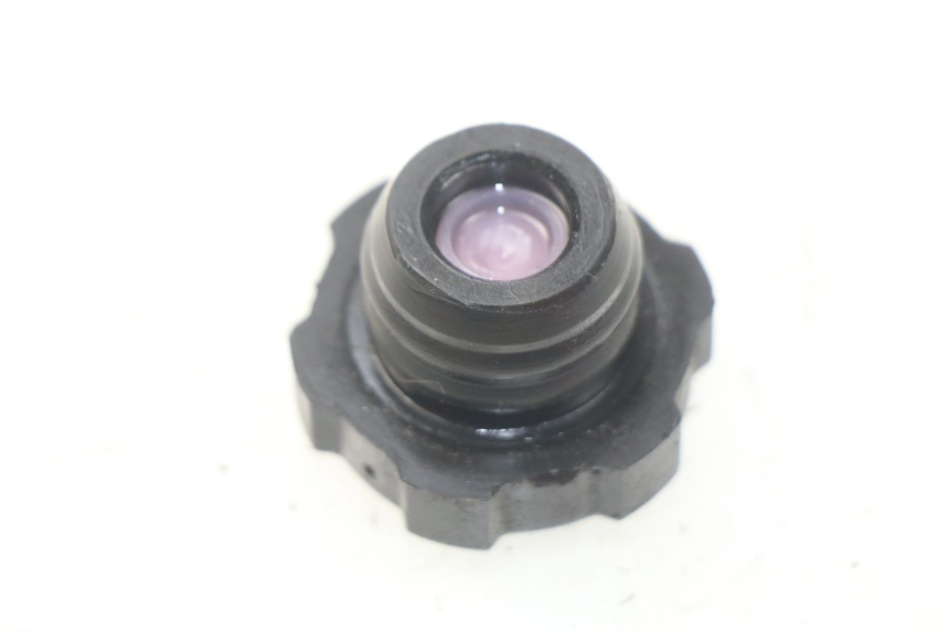 photo de BOUCHON RESERVOIR HUILE PEUGEOT SC 50 (1988 - 1992)