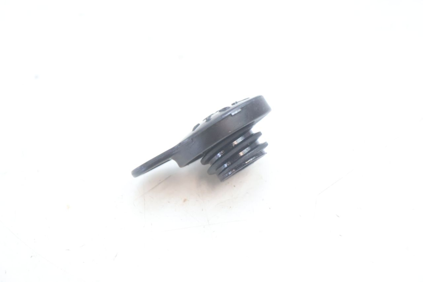 photo de BOUCHON RESERVOIR HUILE YAMAHA SLIDER 50 (1999 - 2004) - Détail de la pièce
