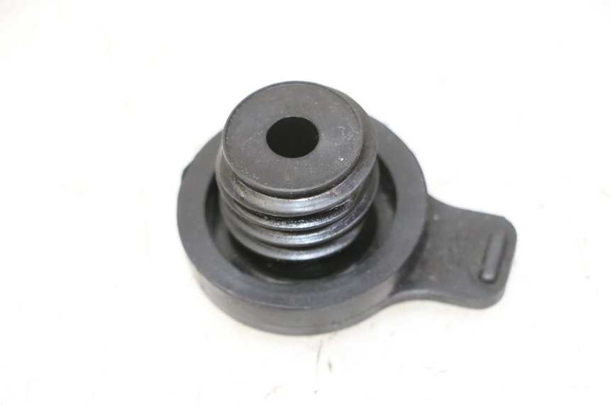 photo de BOUCHON RESERVOIR HUILE APRILIA SR R 2T LC 50 (2018 - 2021)