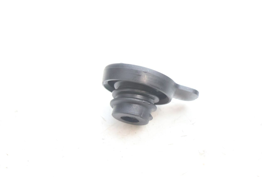 photo de BOUCHON RESERVOIR HUILE KYMCO SUPER 8 2T 50 (2007 - 2013) - Zoom état d’usage