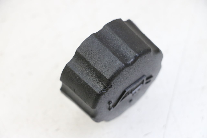 photo de BOUCHON RESERVOIR HUILE PEUGEOT TREKKER TKR 50 (2005 - 2014)