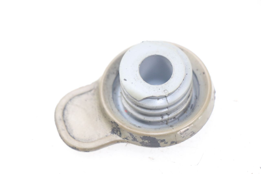 photo de BOUCHON RESERVOIR HUILE YAMAHA AEROX NAKED 2T 50 (2013 - 2017)