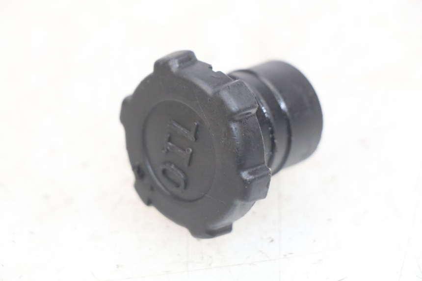 photo de BOUCHON RESERVOIR HUILE PIAGGIO ZIP 2T 50 (2009 - 2019)