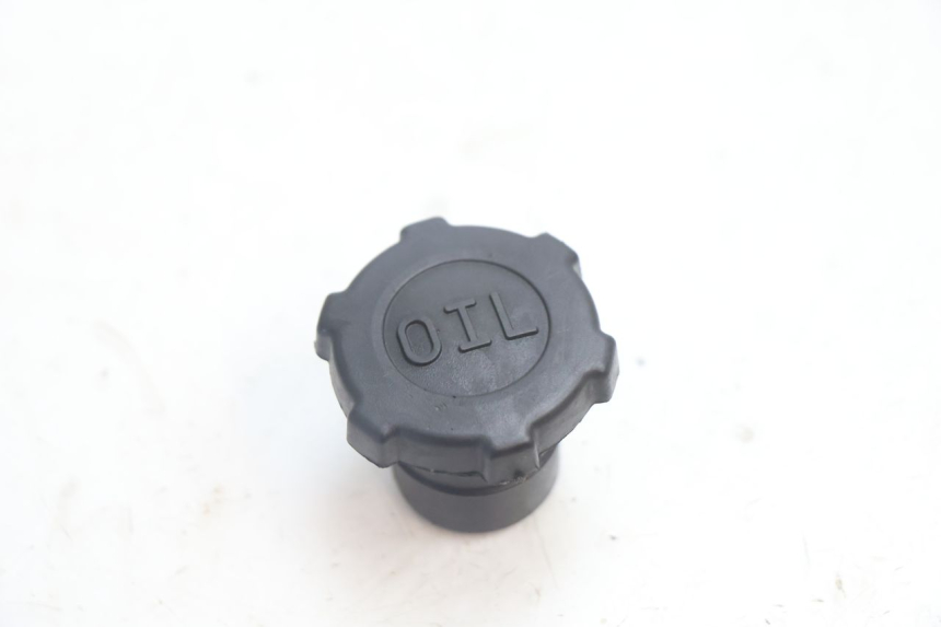 photo de BOUCHON RESERVOIR HUILE PIAGGIO ZIP 2T 50 (2009 - 2019) - Vue principale