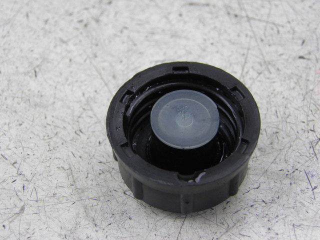 photo de BOUCHON VASE EXPANSION DUCATI ST3 ABS 992 (2006 - 2007)