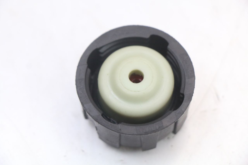 photo de BOUCHON VASE EXPANSION GILERA DNA 50 (2000 - 2007)