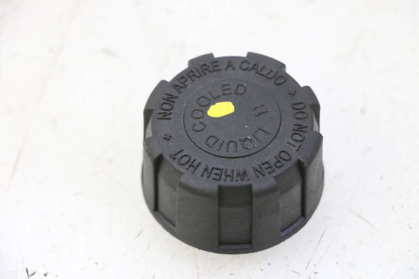 photo de BOUCHON VASE EXPANSION PIAGGIO MP3 HPE 310 (2024 - 2025)
