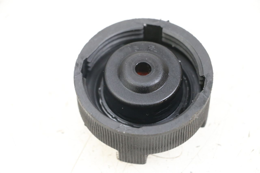 photo de BOUCHON VASE EXPANSION PEUGEOT GEOPOLIS RS 125 (2007 - 2009)