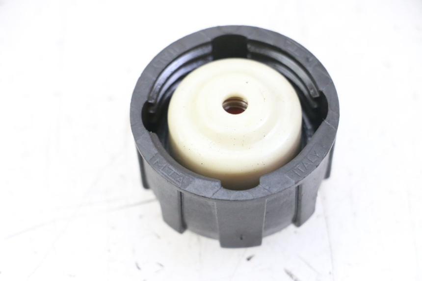 photo de BOUCHON VASE EXPANSION PIAGGIO BEVERLY 125 (1998 - 2005)
