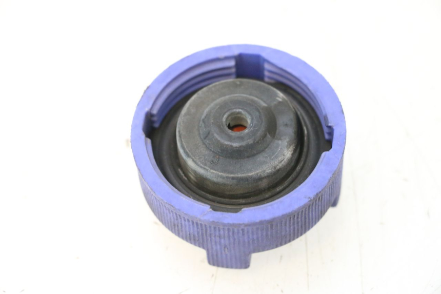 photo de BOUCHON VASE EXPANSION PEUGEOT SATELIS COMPRESSOR K15 125 (2006 - 2009) - Zoom état d’usage