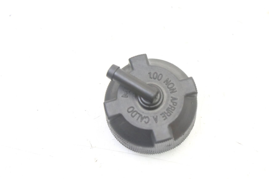 photo de BOUCHON VASE EXPANSION APRILIA SCARABEO GT TOURING 125 (1999 - 2005)