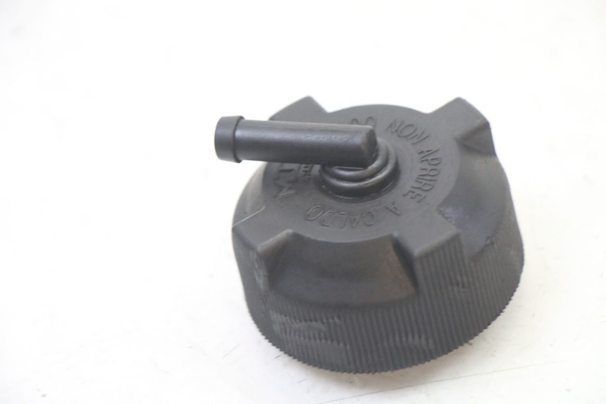 photo de BOUCHON VASE EXPANSION APRILIA SCARABEO GT TOURING 125 (1999 - 2005)