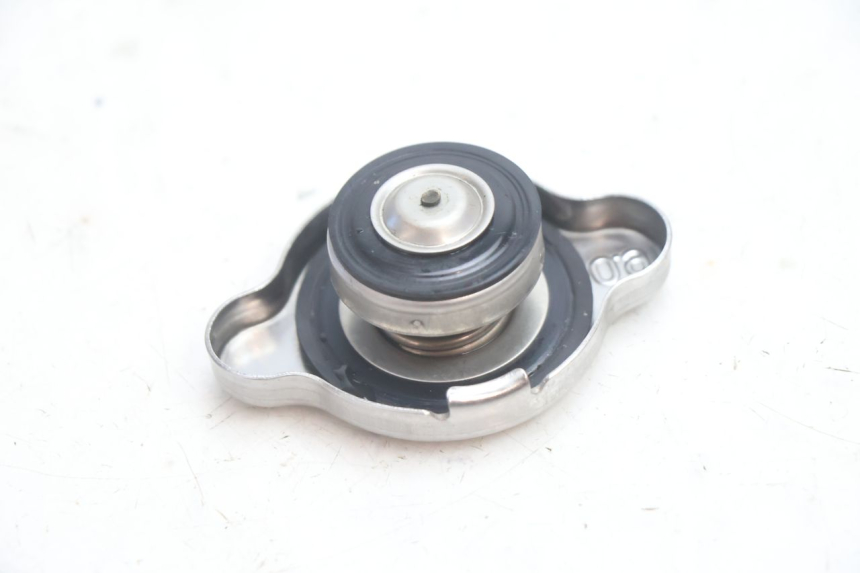 photo de BOUCHON VASE EXPANSION CAN-AM SPYDER RS 1000 (2008 - 2012) - Zoom état d’usage