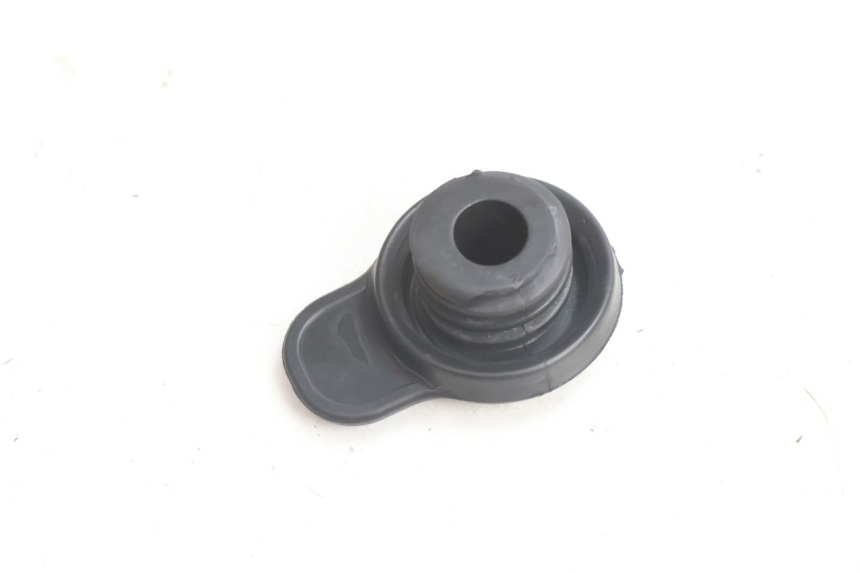 photo de BOUCHON VASE EXPANSION YAMAHA X-MAX XMAX 125 (2010 - 2013) - Zoom état d’usage