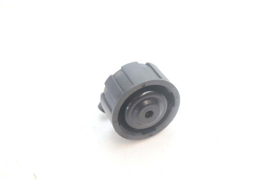 photo de BOUCHON VASE EXPANSION YAMAHA YP MAJESTY 125 (2007 - 2010) - Zoom état d’usage