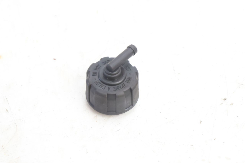 photo de BOUCHON VASE EXPANSION YAMAHA YP MAJESTY 125 (2007 - 2010) - Vue principale