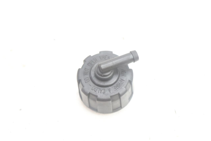 photo de BOUCHON VASE EXPANSION YAMAHA YP MAJESTY 125 (2002 - 2006) - Détail de la pièce