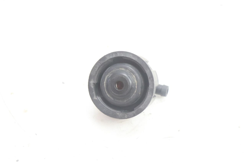 photo de BOUCHON VASE EXPANSION YAMAHA YP MAJESTY 125 (2002 - 2006) - Zoom état d’usage
