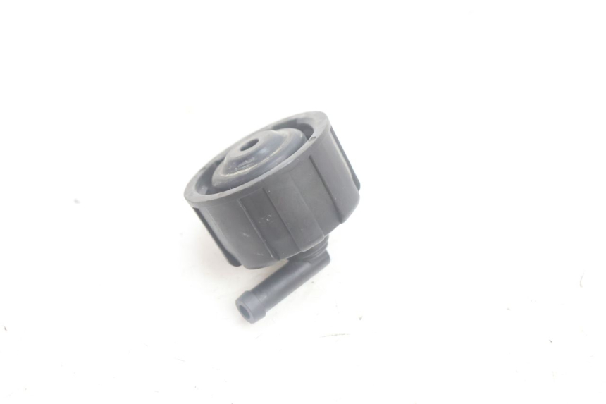 photo de BOUCHON VASE EXPANSION YAMAHA YP MAJESTY 125 (2002 - 2006) - Autre angle de vue