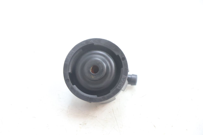 photo de BOUCHON VASE EXPANSION YAMAHA YP MAJESTY 125 (2002 - 2006) - Zoom état d’usage