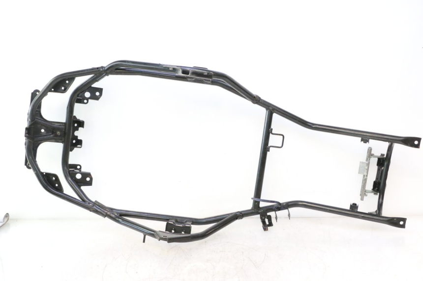 photo de BOUCLE CADRE ARRIERE SUZUKI BURGMAN EXECUTIVE ABS 650 (2006 - 2012) - Détail de la pièce