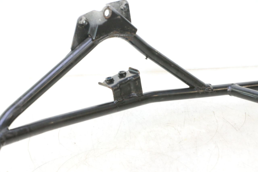photo de BOUCLE CADRE ARRIERE SUZUKI BURGMAN EXECUTIVE ABS 650 (2006 - 2012) - Gros plan technique
