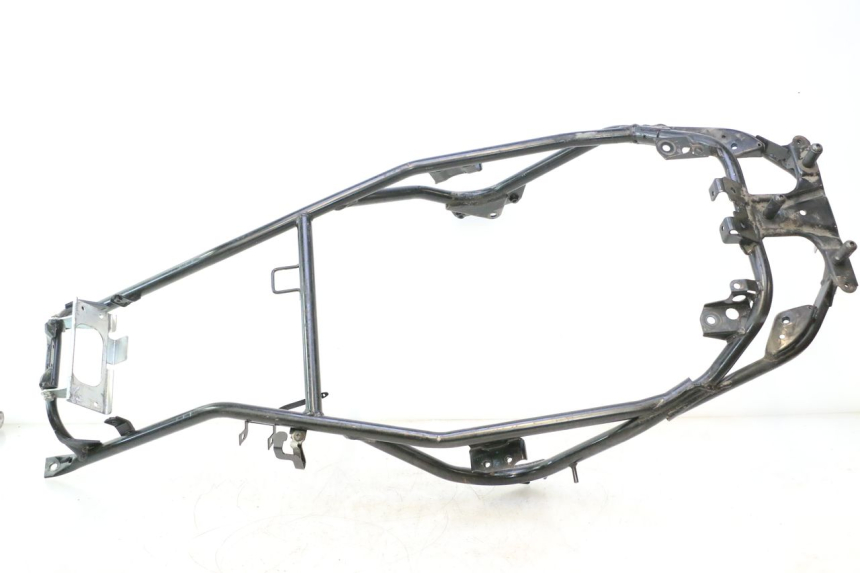 photo de BOUCLE CADRE ARRIERE SUZUKI BURGMAN EXECUTIVE ABS 650 (2006 - 2012) - Marquages et références
