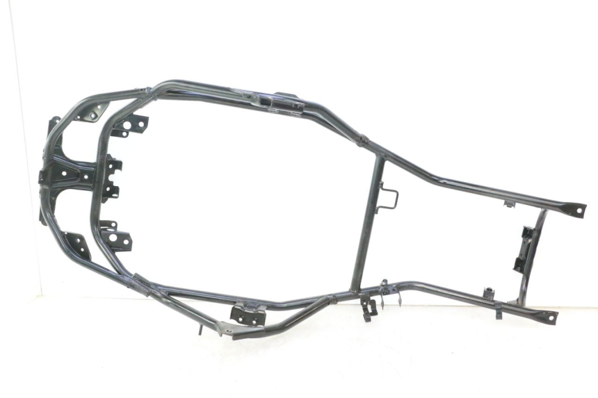 photo de BOUCLE CADRE ARRIERE SUZUKI BURGMAN EXECUTIVE ABS 650 (2006 - 2012) - Gros plan technique