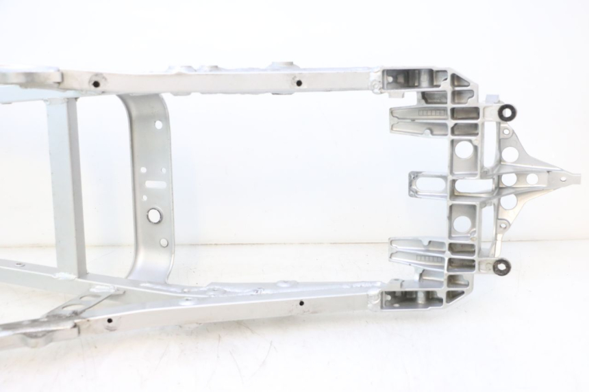 photo de BOUCLE CADRE ARRIERE YAMAHA FJR 1300 (2001 - 2005) - Gros plan technique