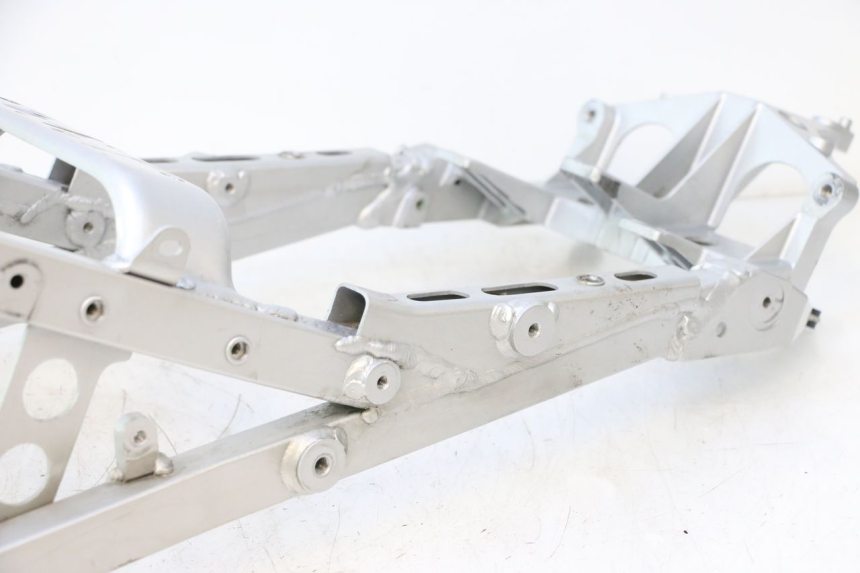 photo de BOUCLE CADRE ARRIERE YAMAHA FJR 1300 (2001 - 2005) - État de surface