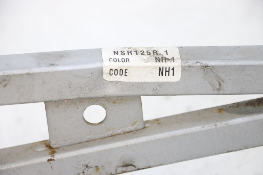 photo de BOUCLE CADRE ARRIERE HONDA NSR R 125 (1994 - 2003) - Gros plan technique