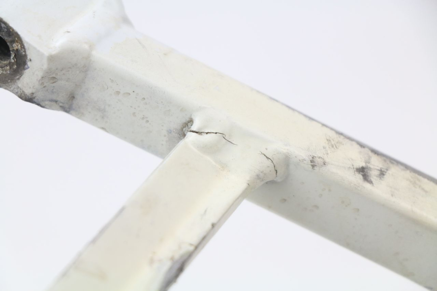 photo de BOUCLE CADRE ARRIERE YAMAHA YZ 125 (1998 - 2005) - Gros plan technique