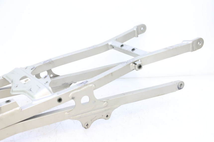 photo de BOUCLE CADRE ARRIERE KAWASAKI ZX-6R ZX6R 600 (2000 - 2002) - Points de fixation