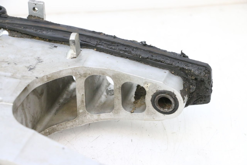 photo de BRAS OSCILLANT HONDA CB F HORNET 600 (2005 - 2006) - Vue rapprochée