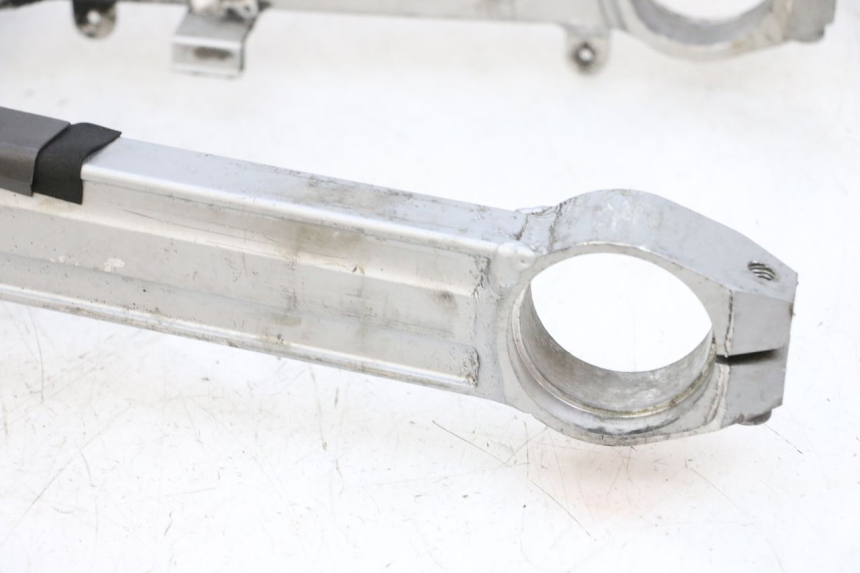 photo de BRAS OSCILLANT KAWASAKI GPZ RX 1000 (1986 - 1988) - Vue rapprochée