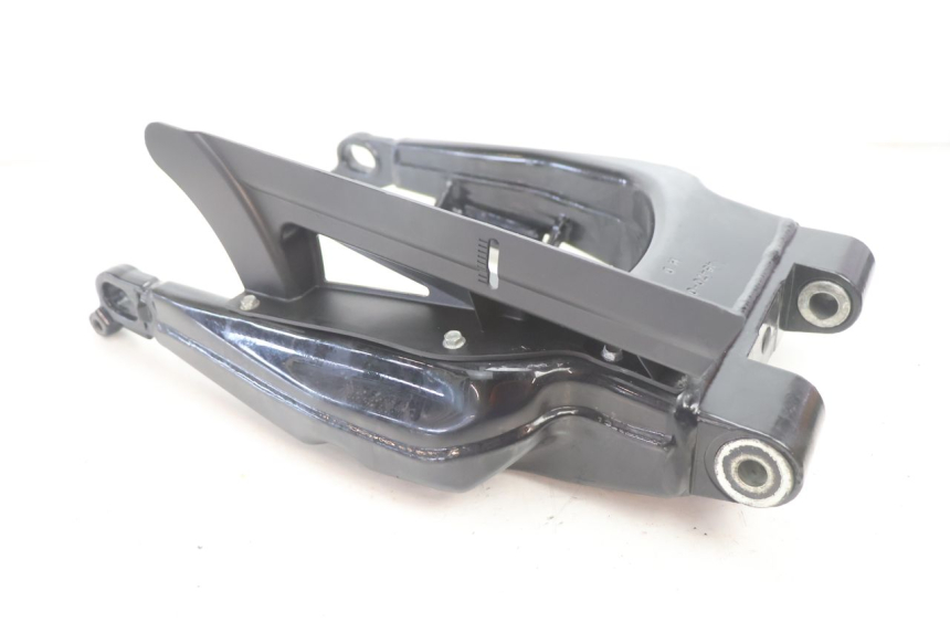 photo de BRAS OSCILLANT HARLEY DAVIDSON ROAD GLIDE FLTRXSE 1920 (2018 - 2022) - Gros plan technique