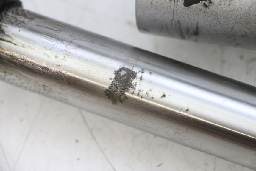 photo de BRAS OSCILLANT KAWASAKI ZR 7 750 (1999 - 2001) - Gros plan technique