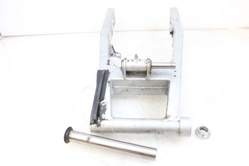 photo de BRAS OSCILLANT KAWASAKI ZR 7 750 (1999 - 2001) - Points de fixation