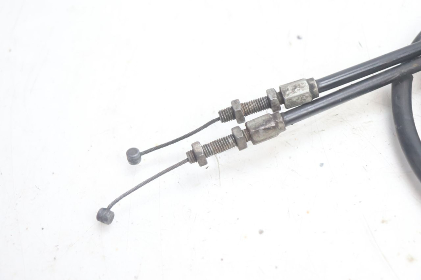 photo de CABLE ACCELERATEUR SUZUKI DR S 600 (1985 - 1989) - Autre angle de vue