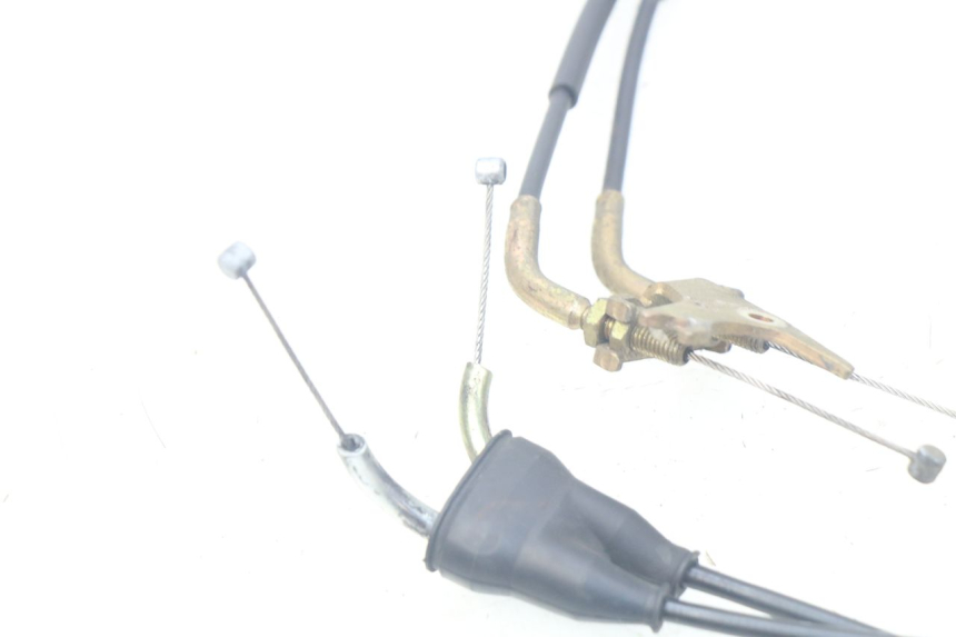 photo de CÂBLE ACCELERATEUR SUZUKI XF FREEWIND 650 (1997 - 2003) - Gros plan technique