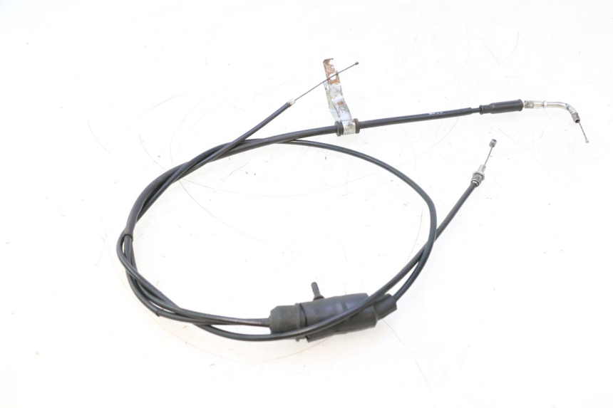 photo de CÂBLE ACCELERATEUR PIAGGIO ZIP 2T 50 (2009 - 2019) - Gros plan technique