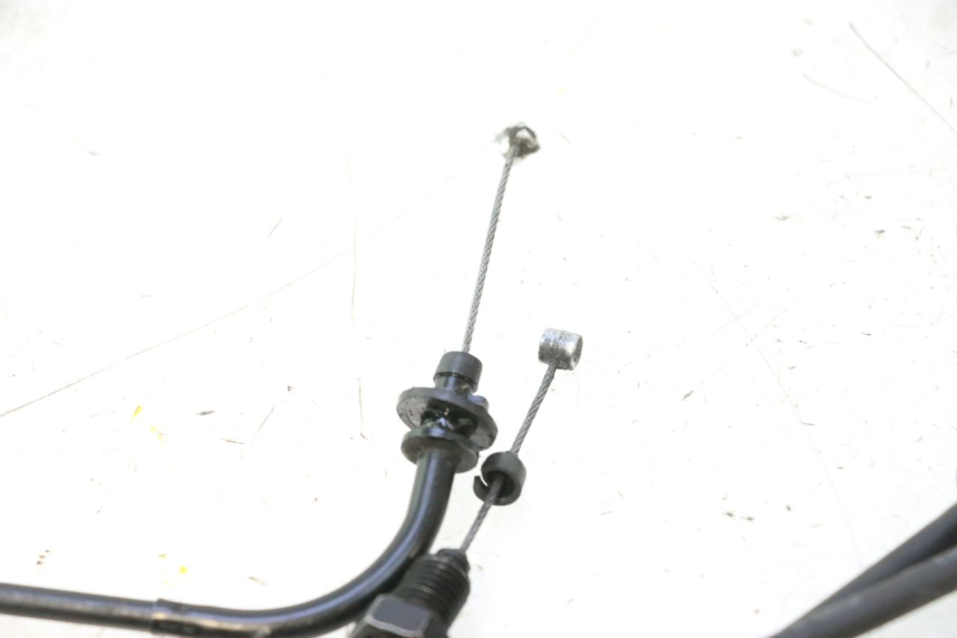 photo de CABLE ACCELERATEUR PIAGGIO ZIP IGET 4T 50 (2021 - 2023) - Points de fixation