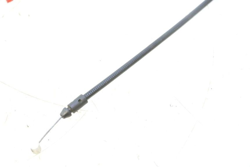photo de CABLE OUVERTURE SELLE PIAGGIO MP3 500 (2011 - 2015) - Gros plan technique