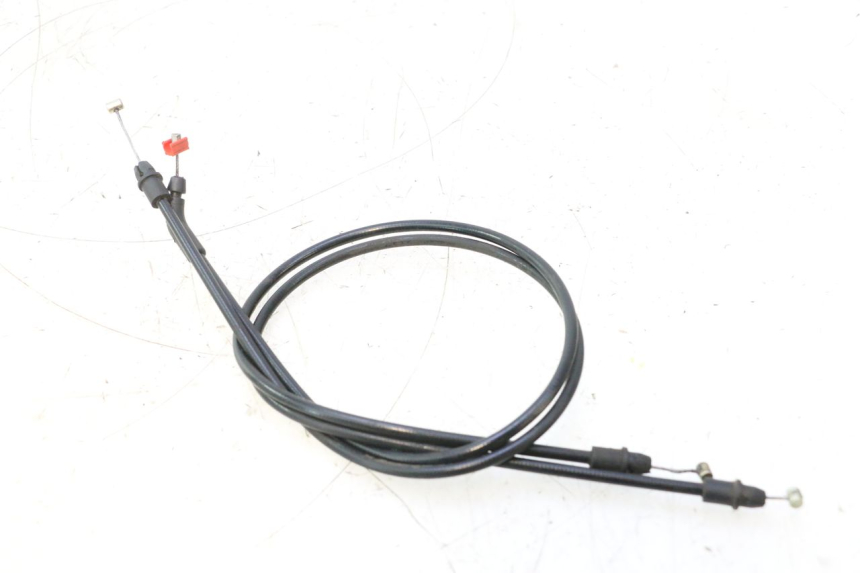 photo de CABLE OUVERTURE SELLE PIAGGIO X8 STREET 125 (2006 - 2007) - Gros plan technique