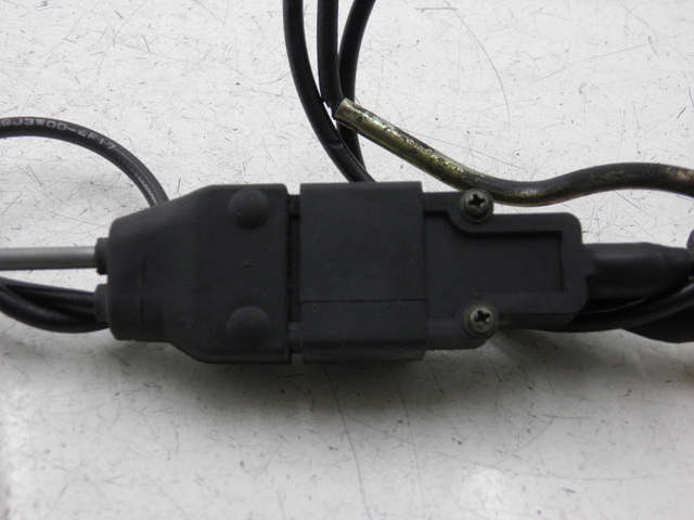 photo de CABLE OUVERTURE SELLE YAMAHA XP T-MAX TMAX 500 (2004 - 2007)