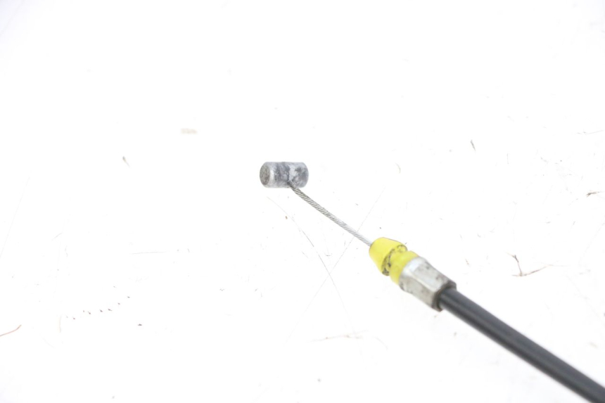 photo de CABLE OUVERTURE SELLE KAWASAKI ZR 7 750 (1999 - 2001) - Gros plan technique